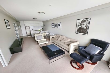 Photo of property in The Capital, 2/370 Oriental Parade, Oriental Bay, Wellington, 6011