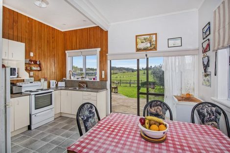 Photo of property in 33 Valley Road, Hikurangi, 0114