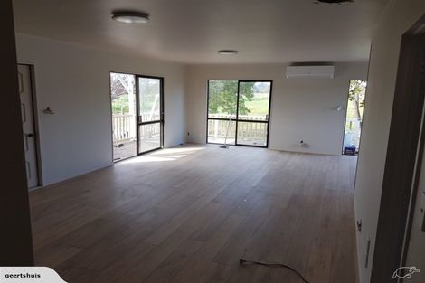 Photo of property in 323 South Head Road, South Head, Helensville, 0874