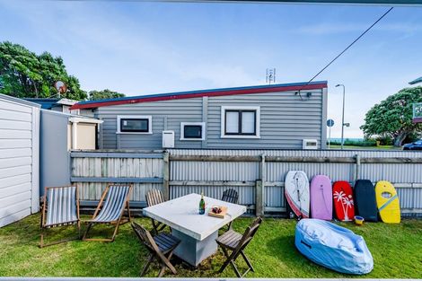 Photo of property in 18 Third Avenue, Urenui, 4377