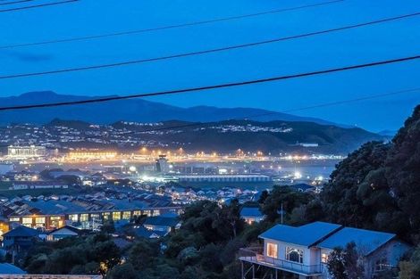 Photo of property in 92 Duncan Terrace, Kilbirnie, Wellington, 6022