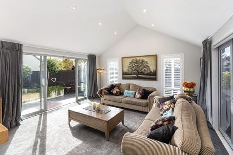 Photo of property in 18 Millpond Place, Parklands, Christchurch, 8083
