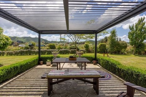 Photo of property in 72 Township Road, Kumeroa, Woodville, 4997