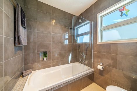 Photo of property in 30b Cypress Drive, Maungaraki, Lower Hutt, 5010