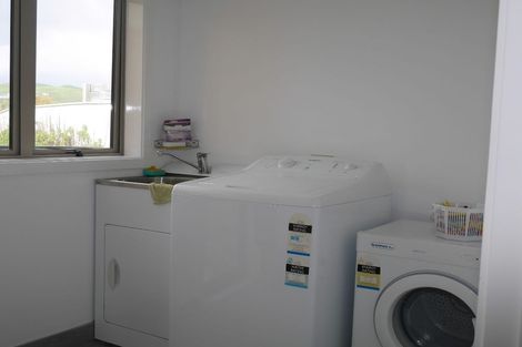 Photo of property in 31 Sumner Terrace, Aotea, Porirua, 5024