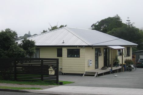 Photo of property in 7 Kaurilands Road, Titirangi, Auckland, 0604
