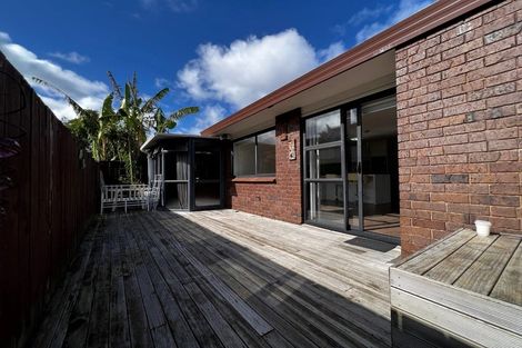 Photo of property in 1/17 Milford Road, Milford, Auckland, 0620