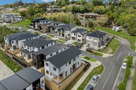 Photo of property in 2 Elevation Street, Flat Bush, Auckland, 2019