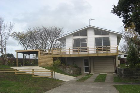 Photo of property in 40 Rahiri Street, Waitara, 4320