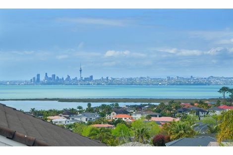 Photo of property in 54 Cherub Place, West Harbour, Auckland, 0618