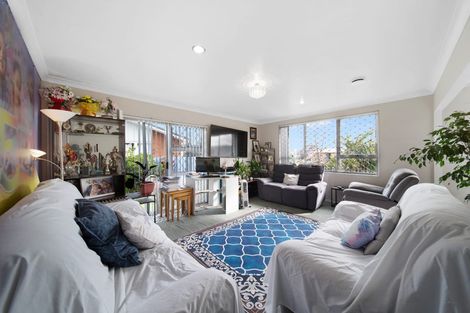 Photo of property in 28 Cottingham Crescent, Mangere East, Auckland, 2024