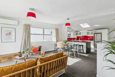 Photo of property in 51b Herald Street, Berhampore, Wellington, 6023