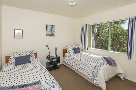 Photo of property in 11 Bermuda Place, One Tree Point, 0118