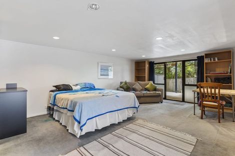 Photo of property in 77 Buscomb Avenue, Henderson, Auckland, 0610