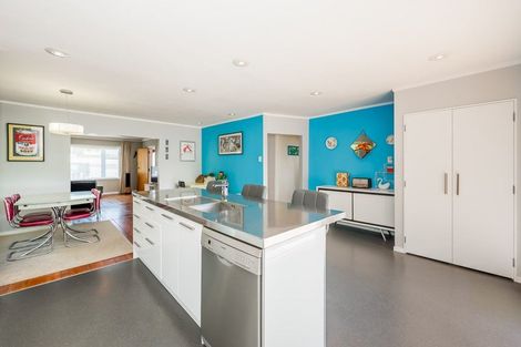 Photo of property in 106 Renown Road, Raumati South, Paraparaumu, 5032