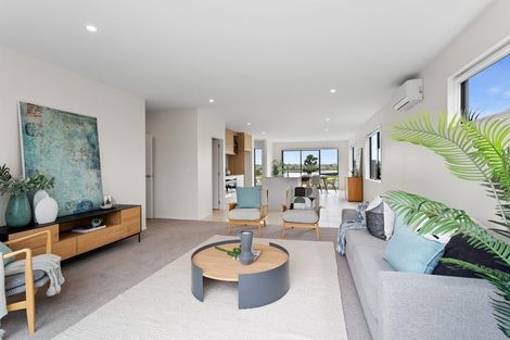 Photo of property in 10 Seafoam Road, Rosehill, Papakura, 2113