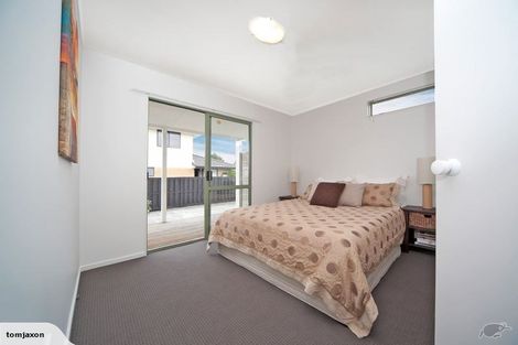 Photo of property in 17a Enderby Drive, Te Atatu Peninsula, Auckland, 0610