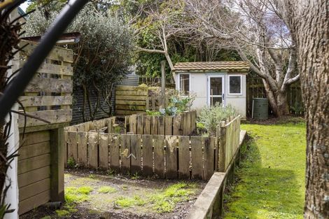 Photo of property in 121 Govett Avenue, Frankleigh Park, New Plymouth, 4310