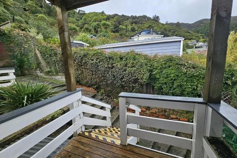 Photo of property in 23 Totara Street, Eastbourne, Lower Hutt, 5013