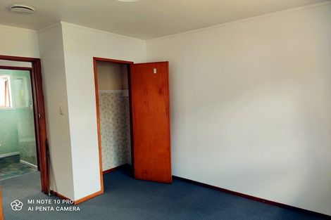 Photo of property in 81 Chivalry Road, Glenfield, Auckland, 0629