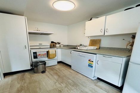 Photo of property in Palm Grove Apartments, 6/13a Palm Grove, Berhampore, Wellington, 6023