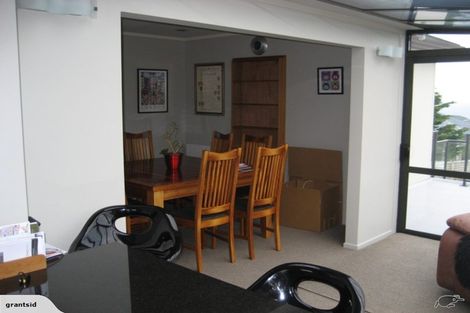 Photo of property in 10 Lingard Grove, Brooklyn, Wellington, 6021