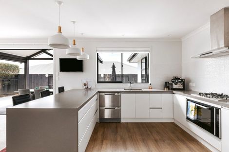 Photo of property in 15 Dayna Avenue, Ohauiti, Tauranga, 3112