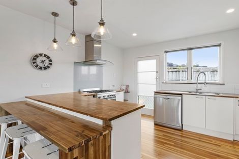 Photo of property in 2/116 Beach Haven Road, Beach Haven, Auckland, 0626