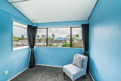 Photo of property in 1 Redwood Close, Paraparaumu, 5032