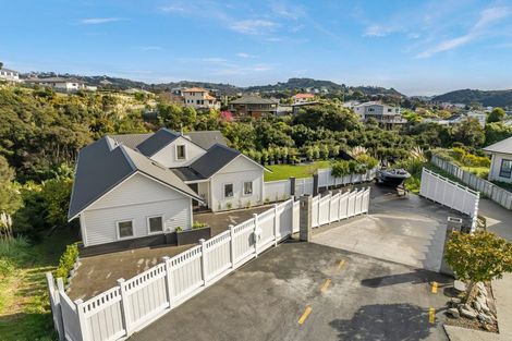 Photo of property in 5 Helm Place, Whitby, Porirua, 5024