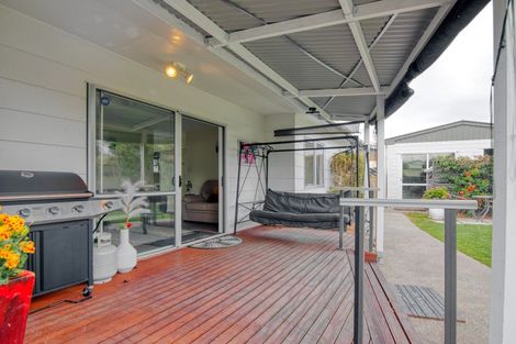 Photo of property in 17 Cargill Grove, Kelvin Grove, Palmerston North, 4414