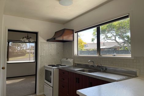 Photo of property in 9 Sheralee Place, Bucklands Beach, Auckland, 2014