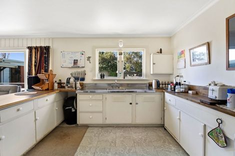 Photo of property in 2828 State Highway 1, Sanson, Palmerston North, 4479