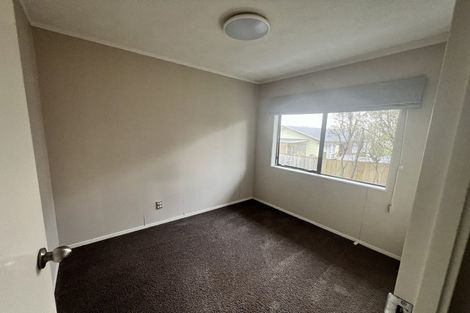 Photo of property in 2/8 Atlantis Place, Totara Vale, Auckland, 0629