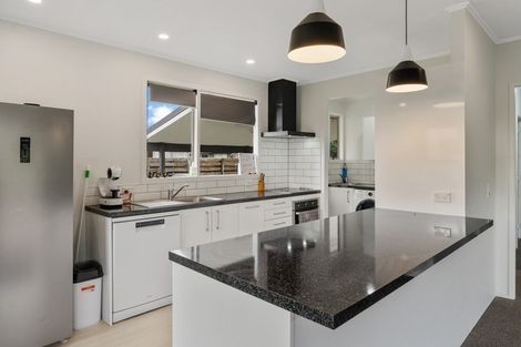 Photo of property in 14b Cypress Grove, Paraparaumu, 5032