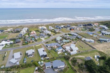 Photo of property in 42a Kent Avenue, Waitarere Beach, Levin, 5510