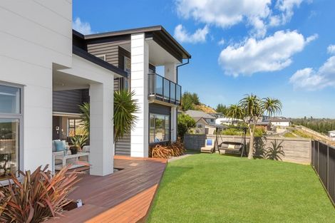 Photo of property in 72 Endeavour Drive, Whitby, Porirua, 5024