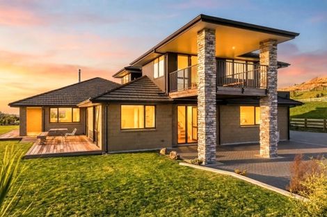 Photo of property in 1 Glendas Way, Acacia Bay, 3385