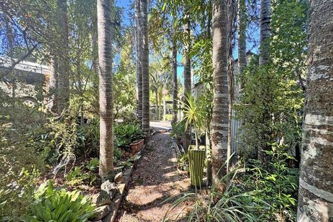 Photo of property in 11 Fitzpatrick Place, Chatswood, Auckland, 0626