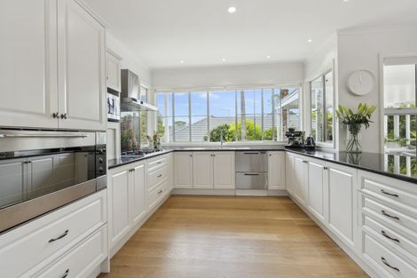 Photo of property in 27 Almond Grove, Greenhithe, Auckland, 0632