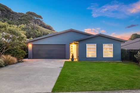 Photo of property in 6 Spritsail Place, Whitby, Porirua, 5024