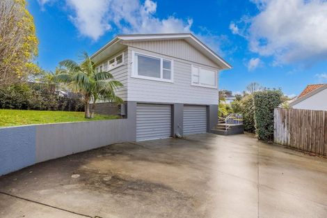 Photo of property in 2/17 Bevyn Street, Castor Bay, Auckland, 0620