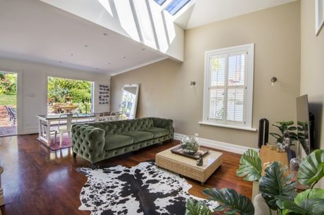 Photo of property in 8 Cheltenham Road, Devonport, Auckland, 0624
