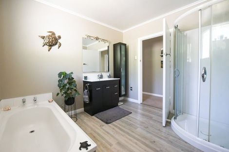 Photo of property in 14 Seaview Crescent, Picton, 7220