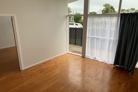 Photo of property in 15 Glen Norman Avenue, Henderson, Auckland, 0610