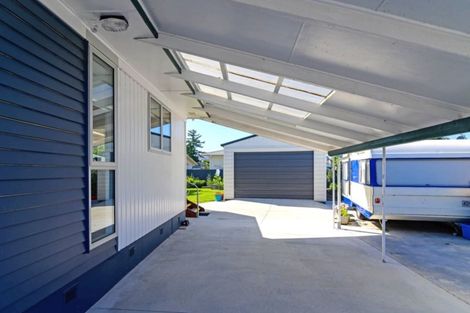 Photo of property in 10 Farnworth Avenue, Holdens Bay, Rotorua, 3010