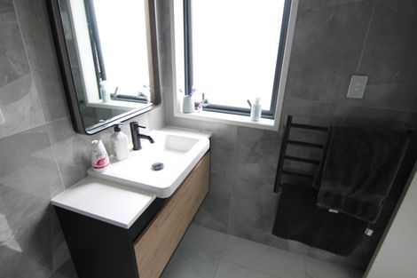 Photo of property in 5b Rimu Road, Mangere Bridge, Auckland, 2022