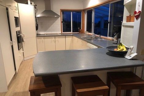 Photo of property in 12 Robin Lane, Browns Bay, Auckland, 0630