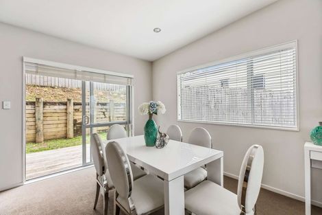 Photo of property in 11 Cityview Place, Massey, Auckland, 0614