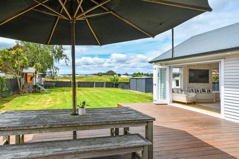 Photo of property in 25 Village Way, Ardmore, Papakura, 2582